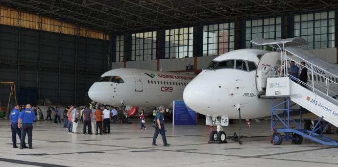 中國商飛C919大飛機首次飛抵印尼作靜態展示