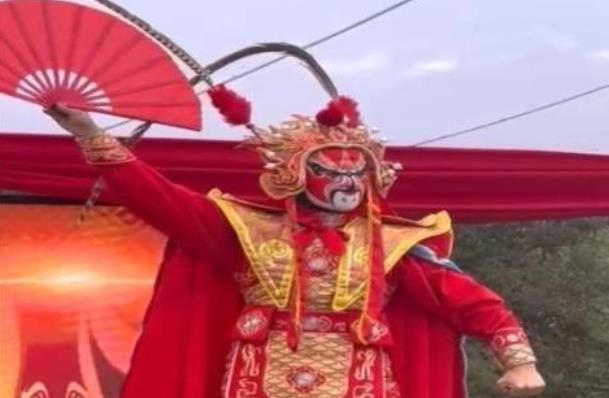 蛇年新春文化廟會(huì)亮相智利“中國(guó)公園”